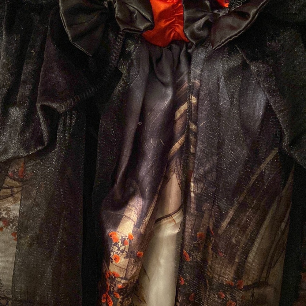 Vampiress Girls Halloween Costume - Picture 5 of 12